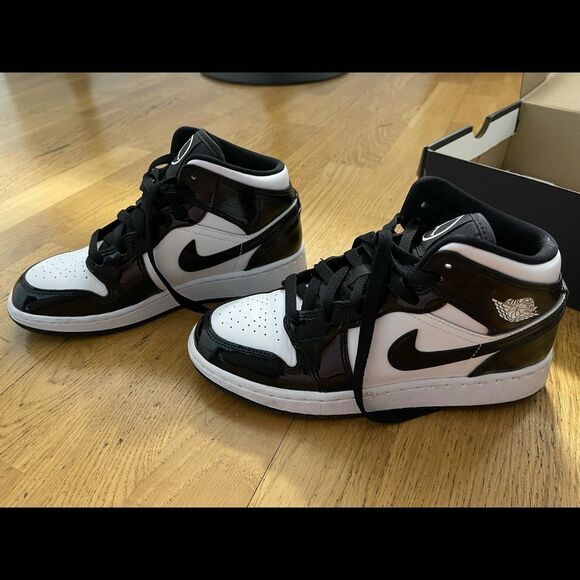 Jordan 1 Mid SE Carbon Fiber - Picture 3 of 7